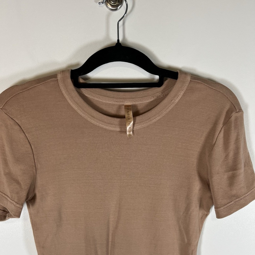 Fabletics Shirt Womens Small Clay Short Sleeve Round Neck Cotton Performance - Picture 2 of 6